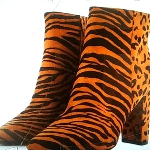 Fabulous Brown Bellflower pointy toe boot